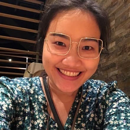 คุณชมพูนุท จุมพลชาติ